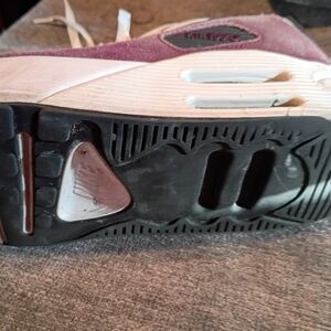 Nike Air Max in Plum and White